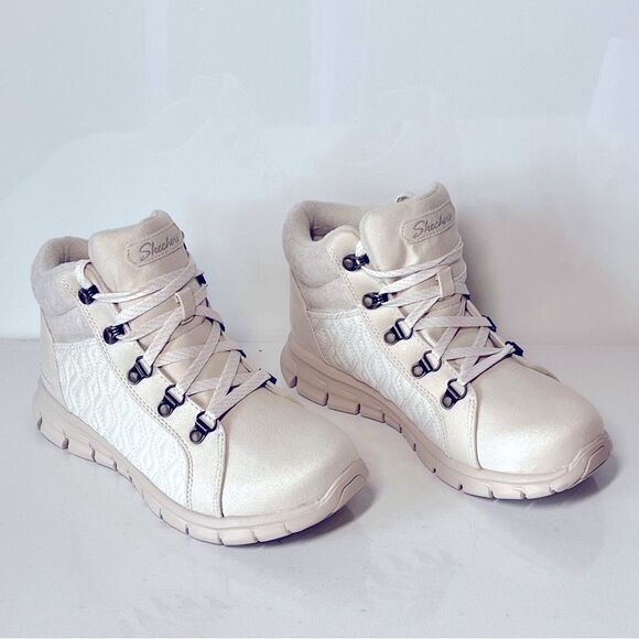 Skechers Synergy Modern Femme Water Repellent Quilt Hiker Boots - Picture 1 of 7